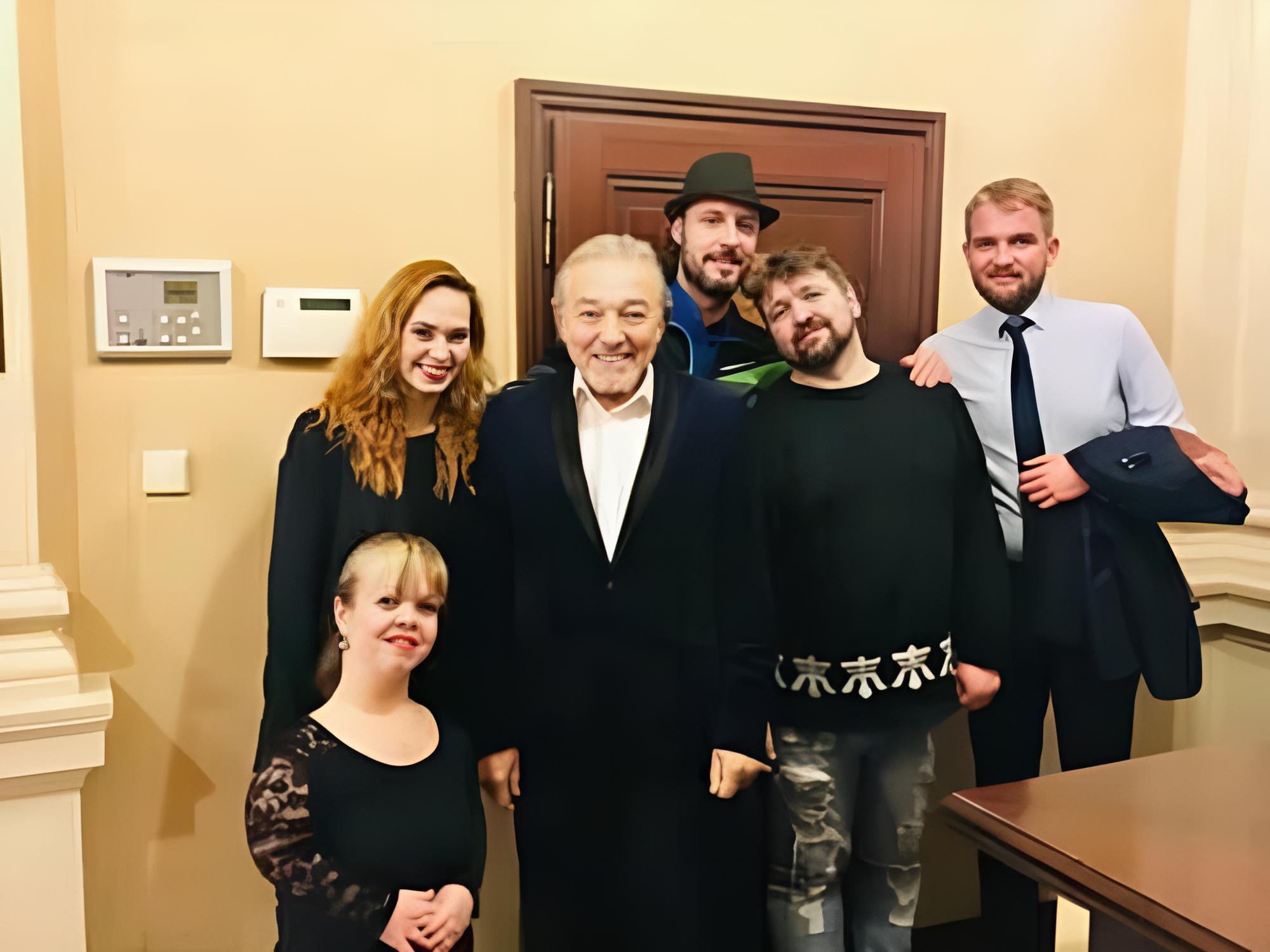 HILT Schwarzlichttheater und Karel Gott